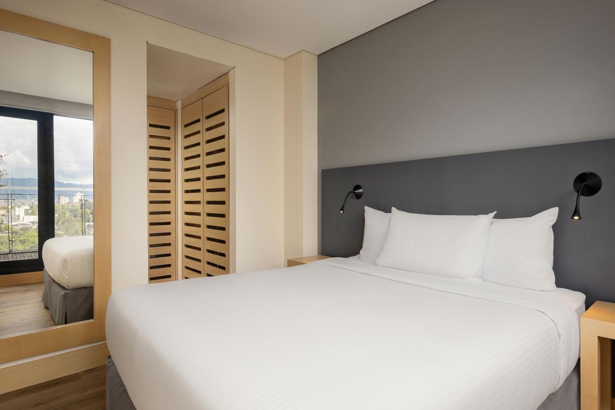 Fairfield By Marriott Bogota Embajada Hotel Exterior photo