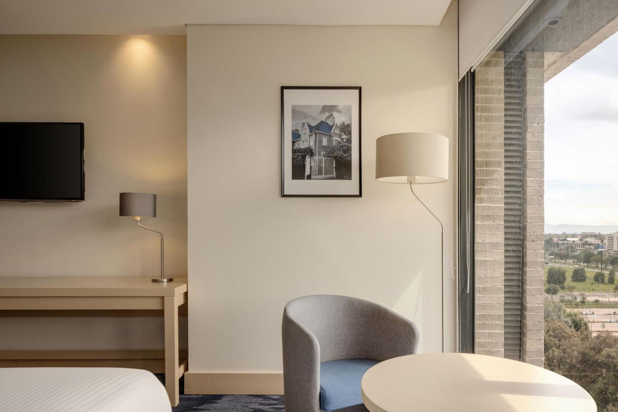 Fairfield By Marriott Bogota Embajada Hotel Exterior photo