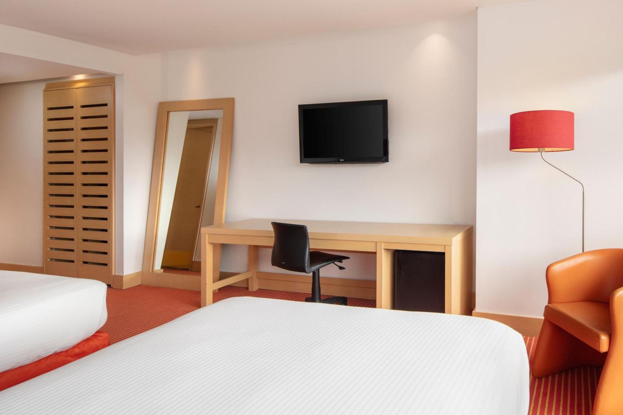 Fairfield By Marriott Bogota Embajada Hotel Exterior photo