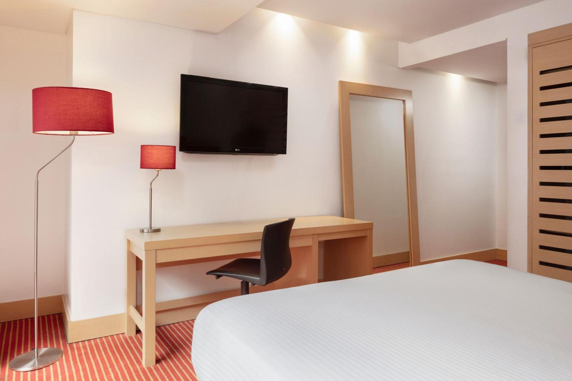 Fairfield By Marriott Bogota Embajada Hotel Exterior photo