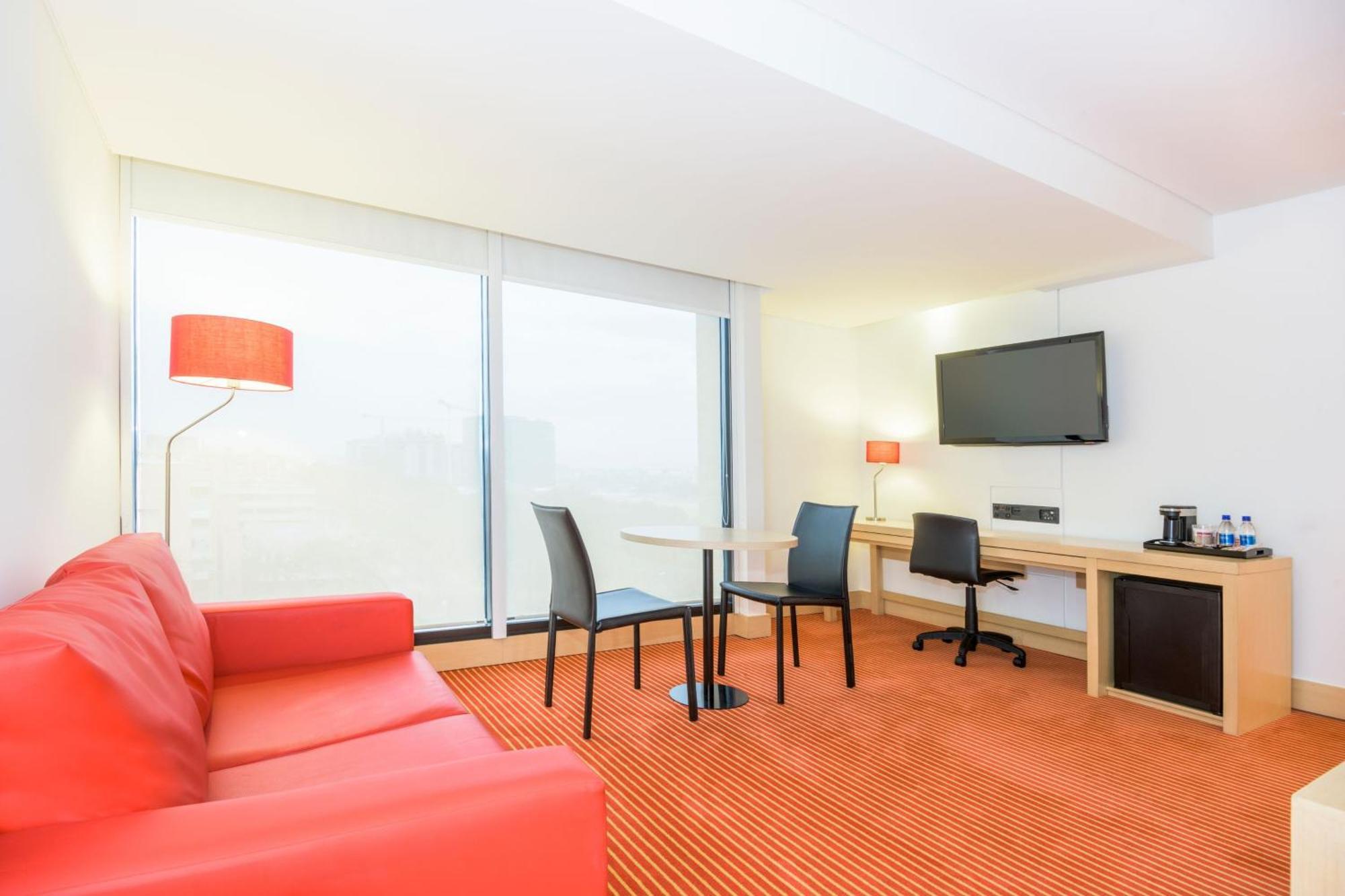 Fairfield By Marriott Bogota Embajada Hotel Exterior photo
