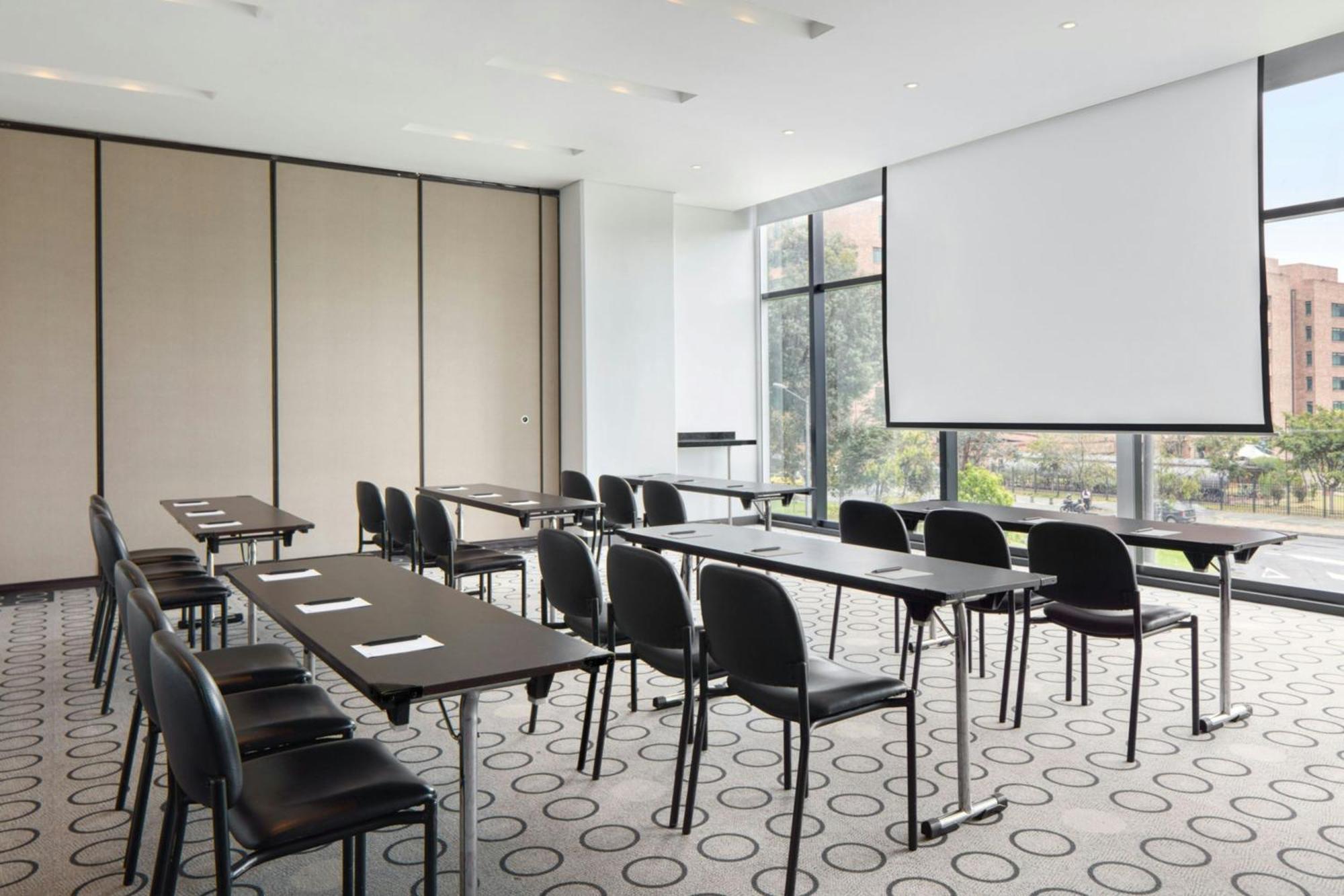 Fairfield By Marriott Bogota Embajada Hotel Exterior photo